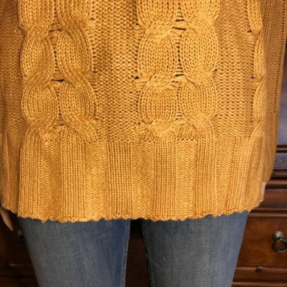 Cable Knit Hi Lo Turtleneck Sweater - Picture 11 of 12